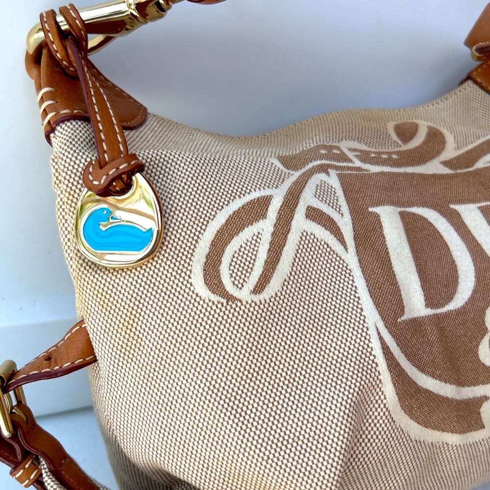 Dooney & Bourke Large Tote Handbag.